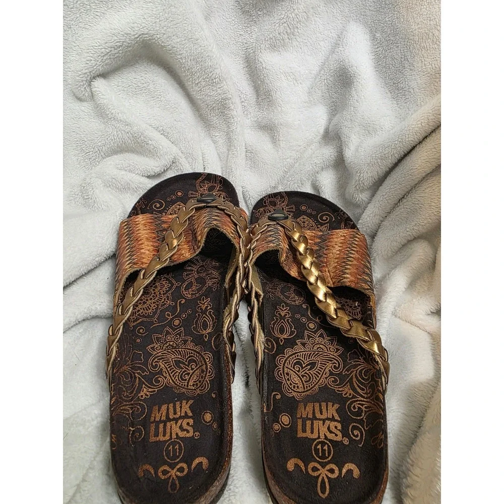 Muk Luks Womens Size 11 Brown Gold Braided Chevron Cork Sandals Slides